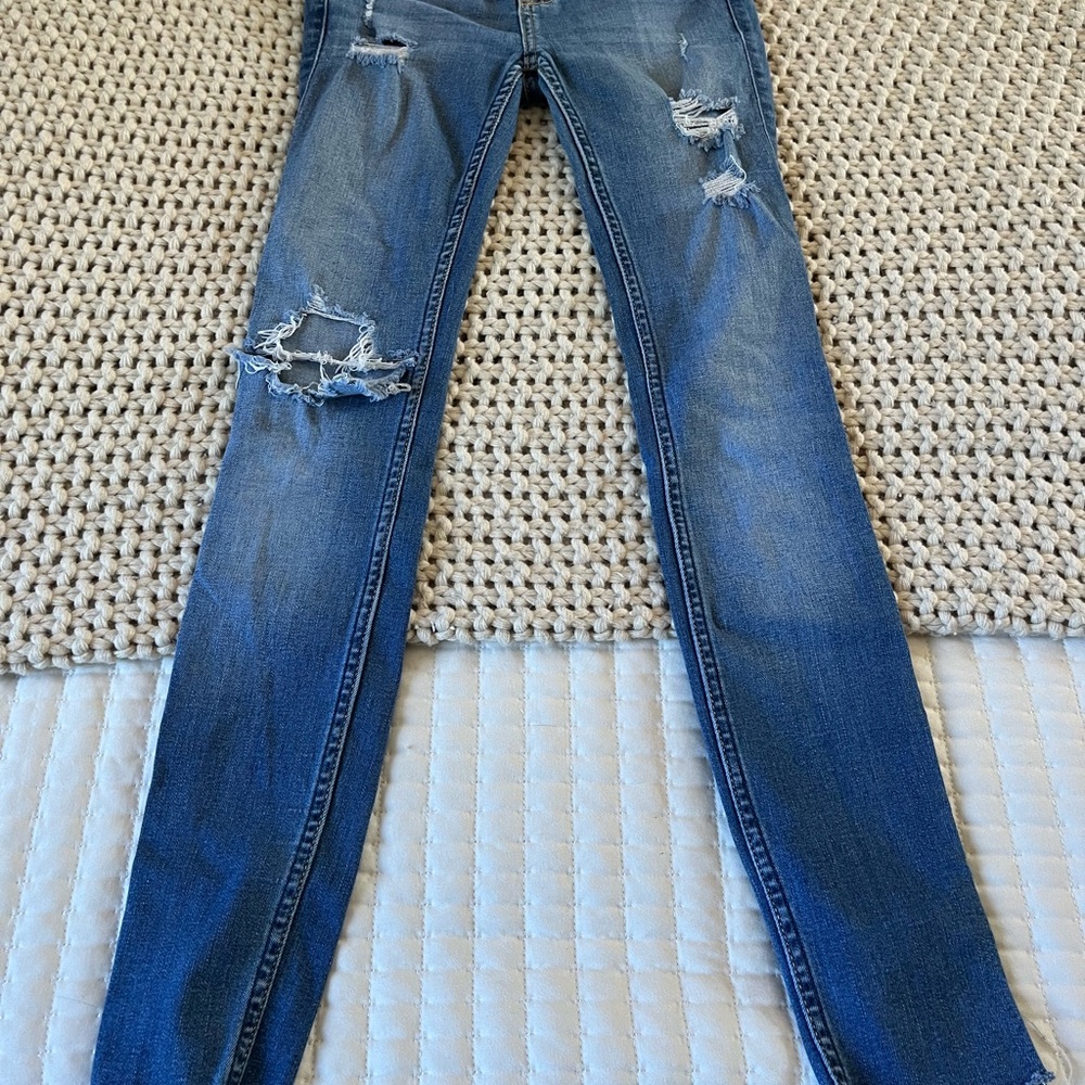 Hollister Women's Distressed Blue Skinny Jeans